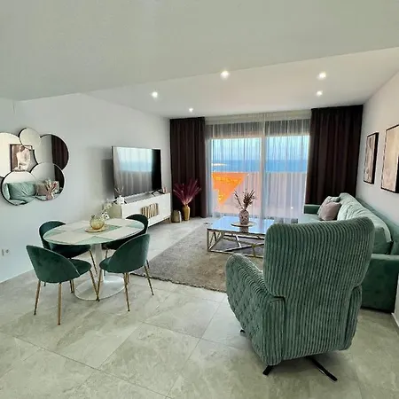 Silvia Luxury * Τορεβιέχα