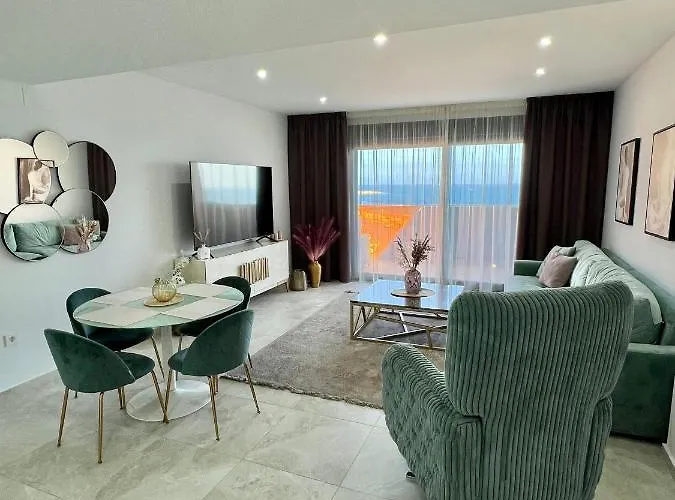 Silvia Luxury * Τορεβιέχα